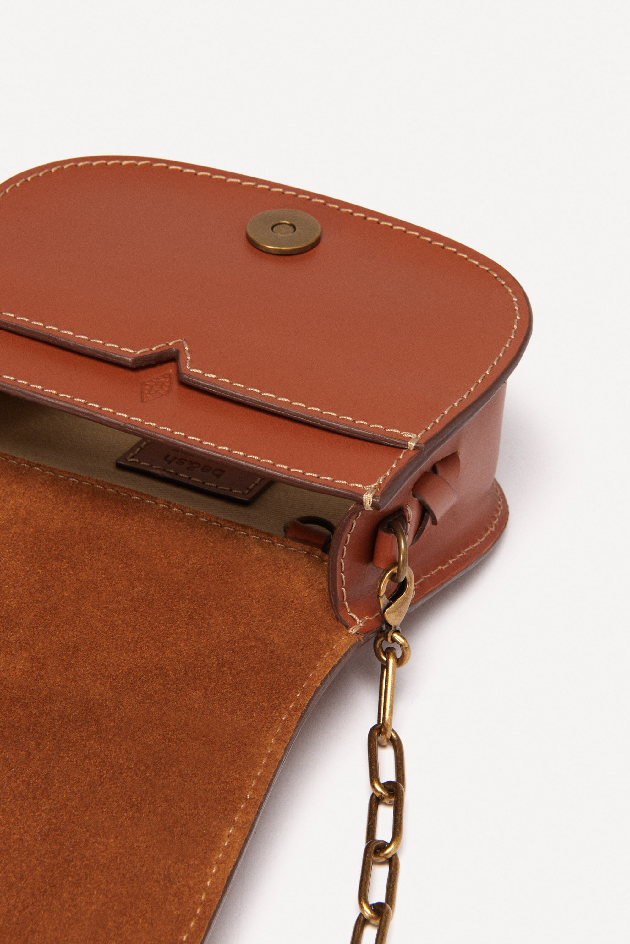 tan chain bag