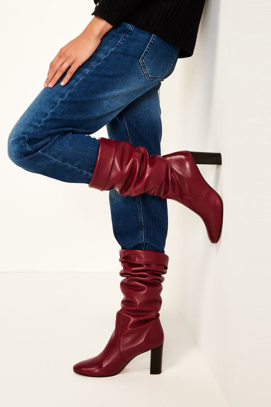 STIEFEL CARRIE