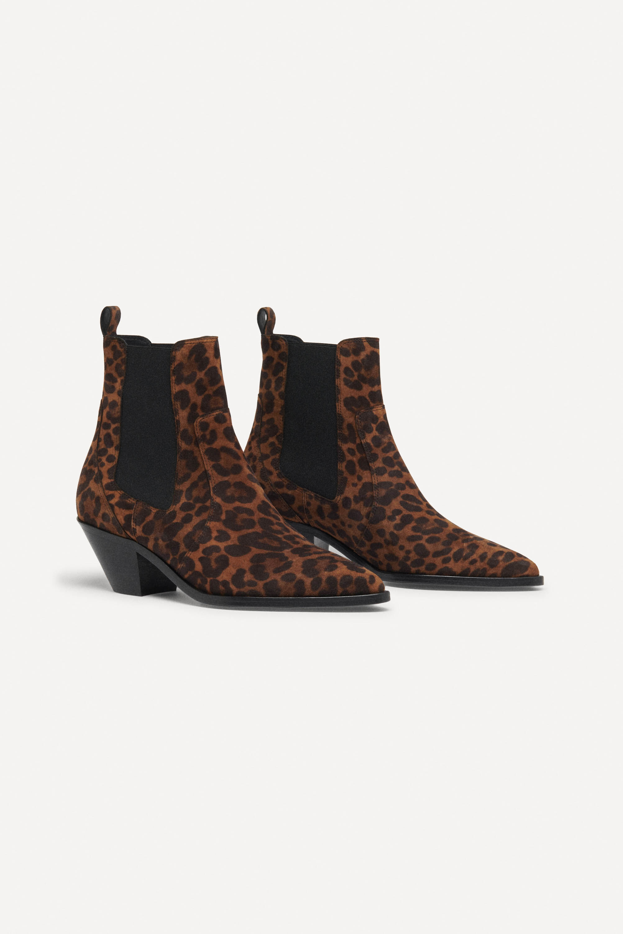 leopard flat boots