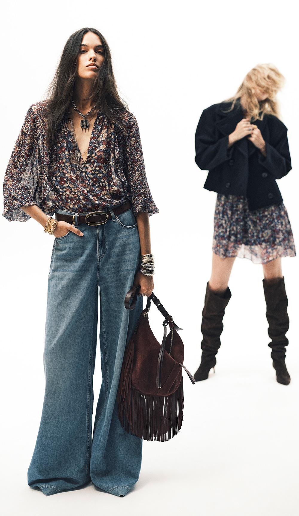 two models with a bag