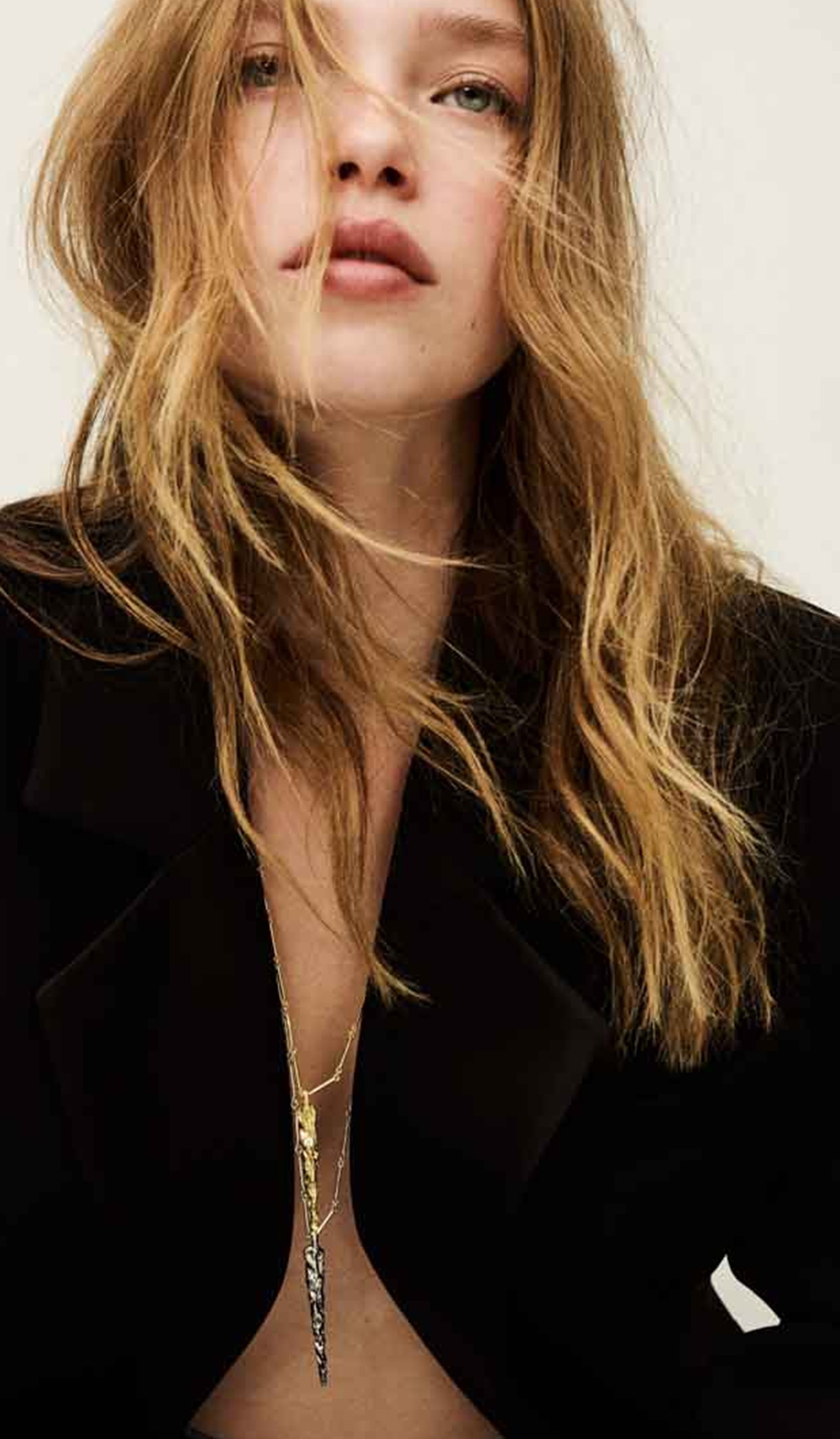 Woman wearing a black blazer