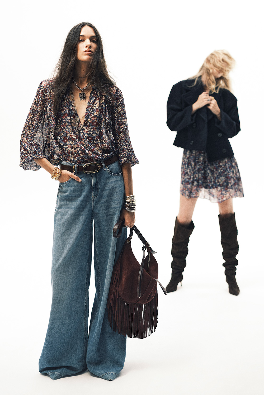 two models with a bag