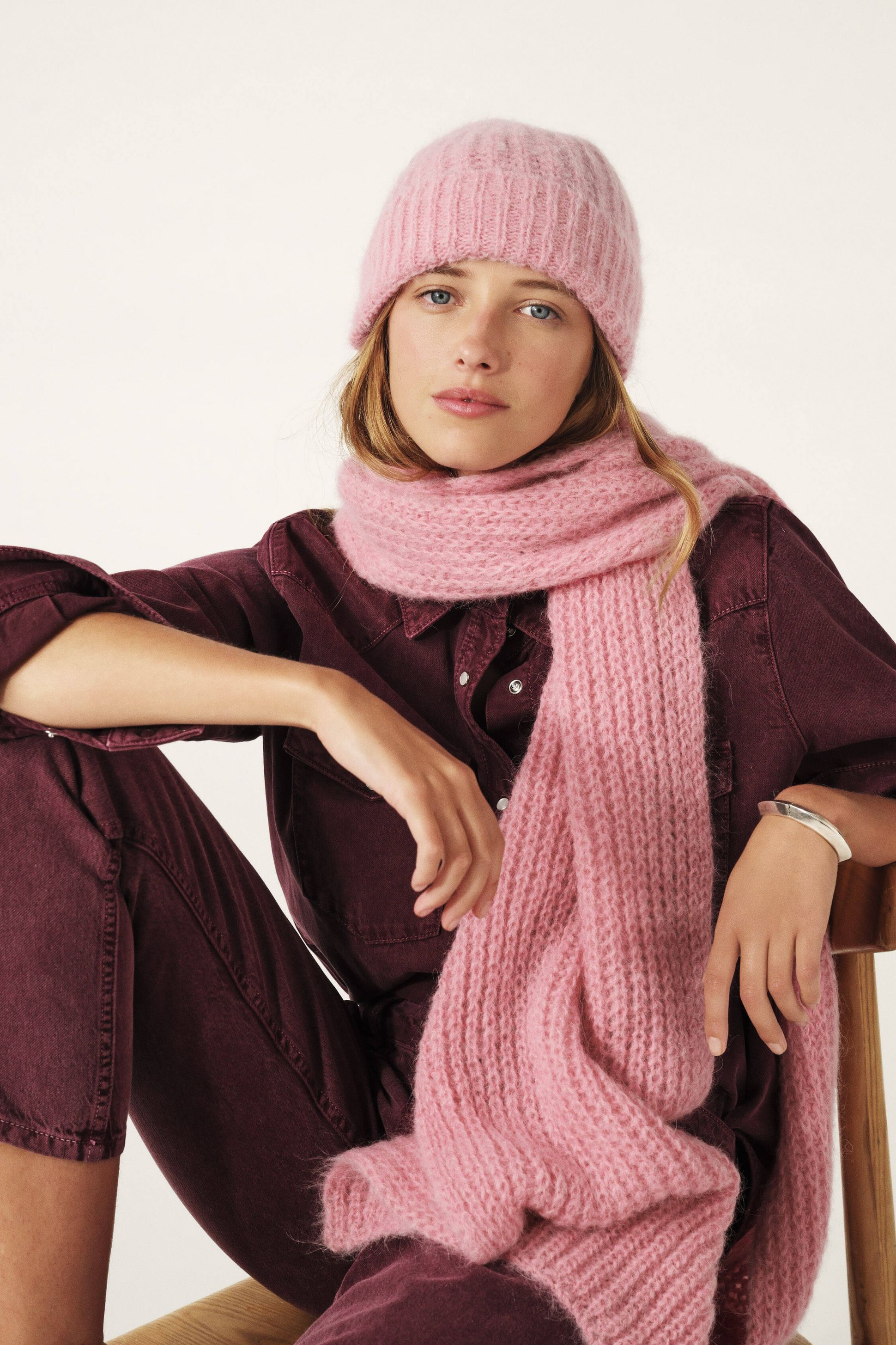 ** NEW Free People Clouds Fluffy Berry Red Beanie OS Hooded Scarf Free People Cloud Rib Scarf Free People  main image 2