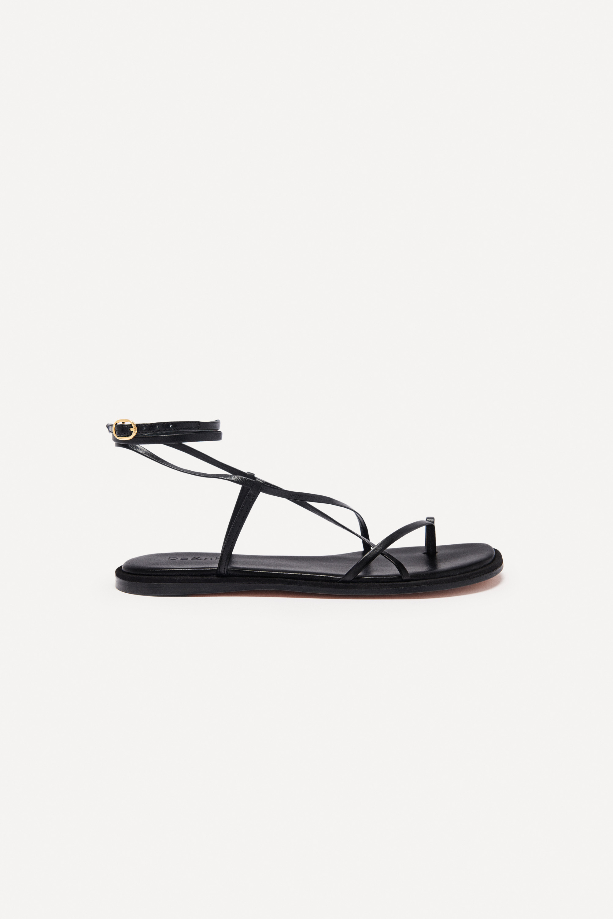 Black flat outlet flip flops