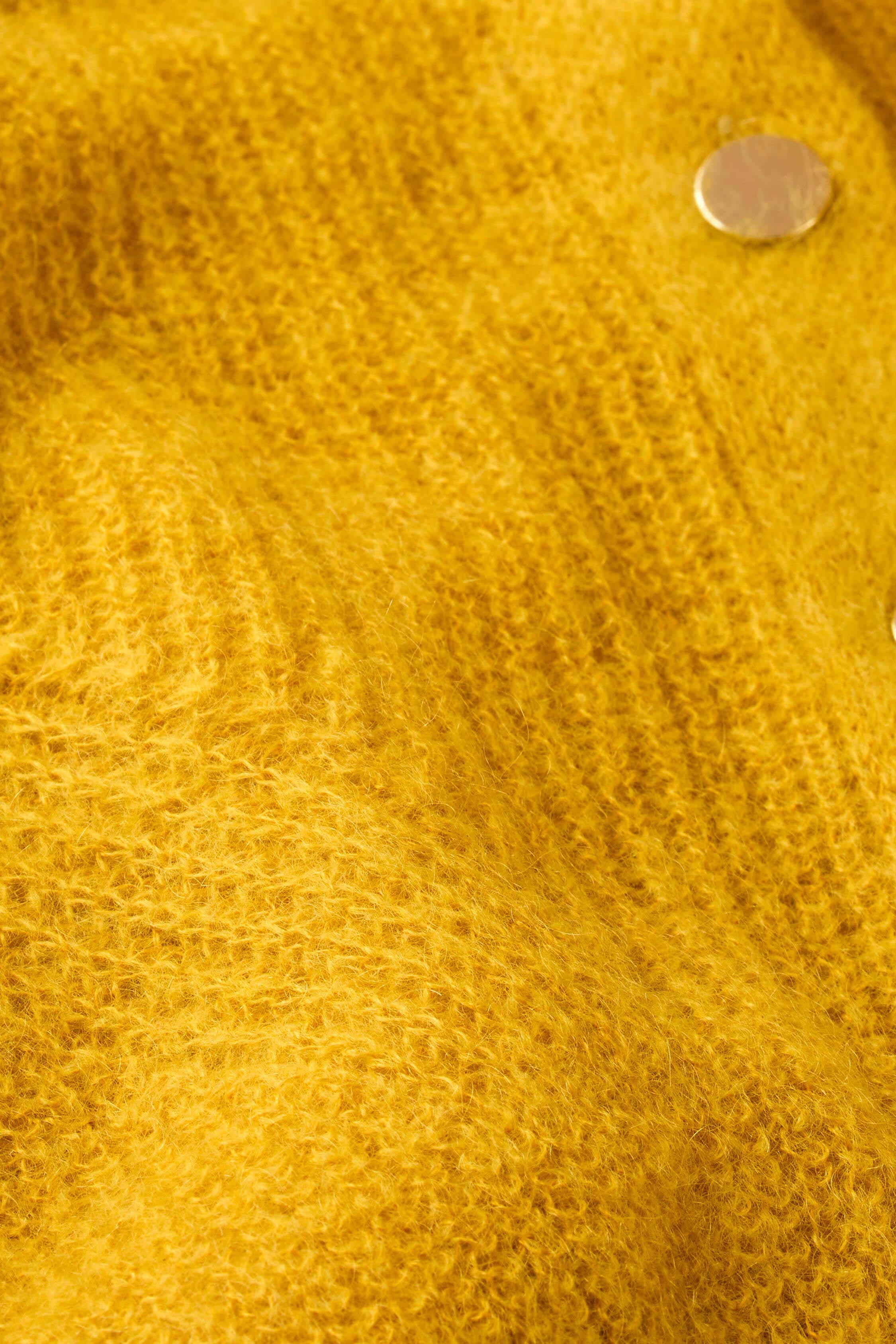 JAUNE